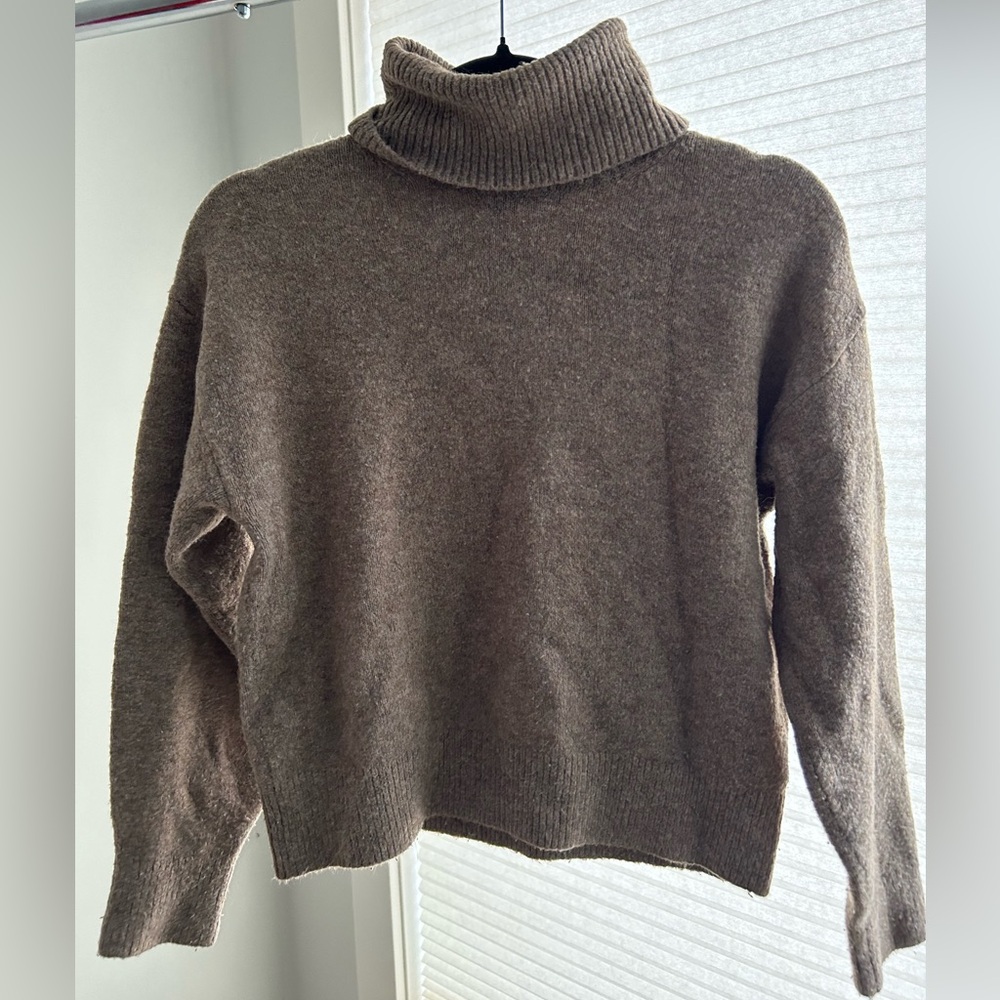 Turtleneck knitted sweater